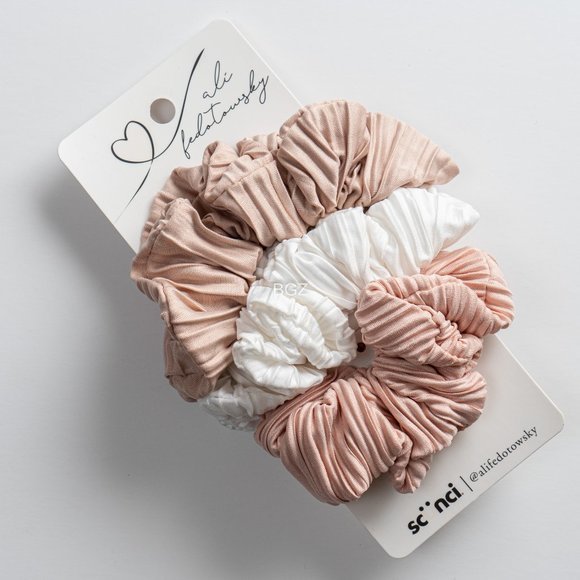 Scunci Hair Scrunchie Bundle. New with tags! - Picture 4 of 5